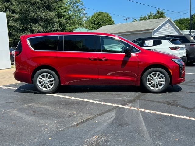 2027 Chrysler Pacifica PACIFICA SELECT AWD