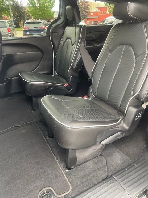 2025 Chrysler Pacifica Limited AWD