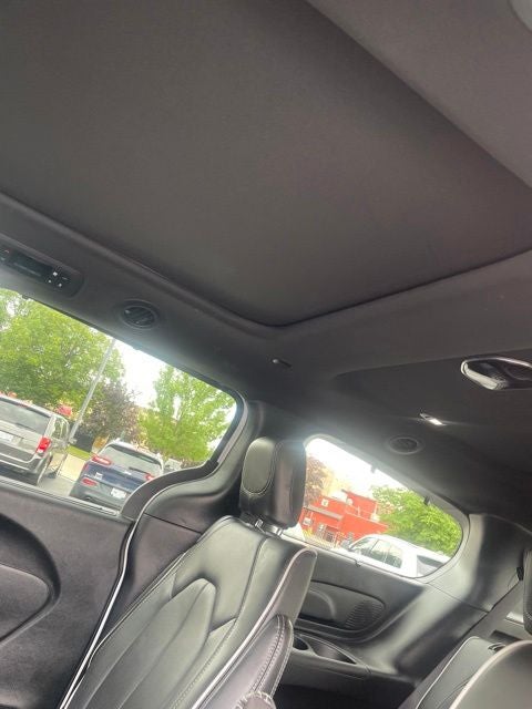 2025 Chrysler Pacifica Limited AWD