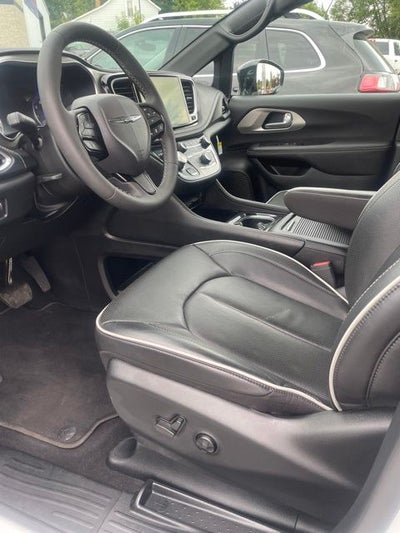 2025 Chrysler Pacifica Limited AWD