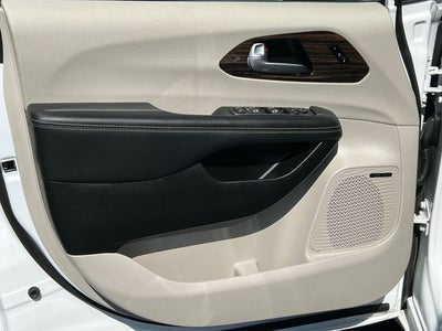 2024 Chrysler Pacifica Limited AWD