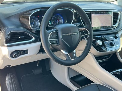 2024 Chrysler Pacifica Limited AWD