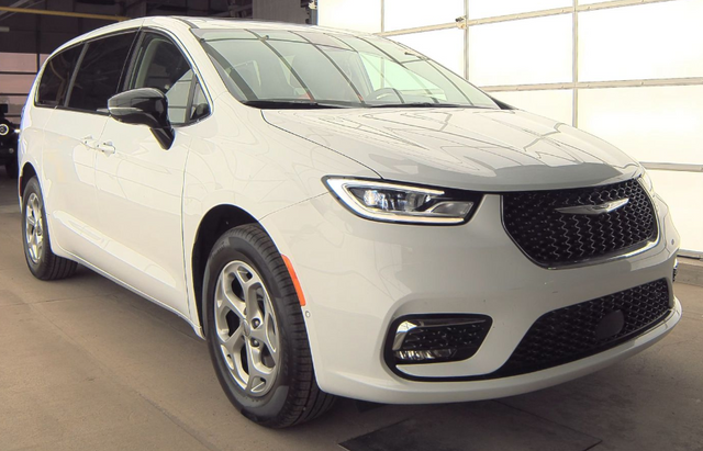2024 Chrysler Pacifica Limited AWD