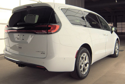 2024 Chrysler Pacifica Limited AWD