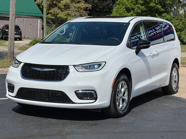 2024 Chrysler Pacifica Limited AWD