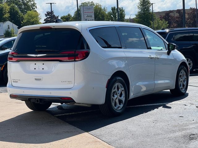 2024 Chrysler Pacifica Limited AWD
