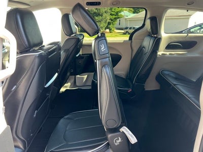 2024 Chrysler Pacifica Limited AWD