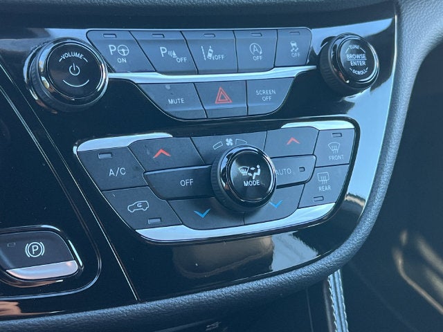 2023 Chrysler Pacifica Limited AWD
