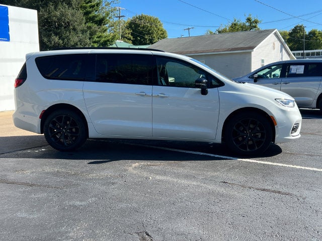2023 Chrysler Pacifica Limited AWD