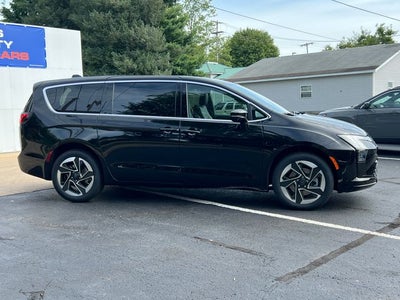 2027 Chrysler Pacifica PACIFICA LIMITED AWD