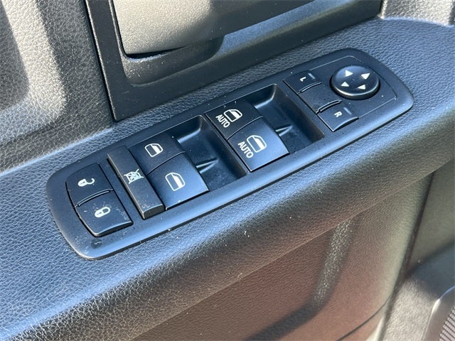 2017 RAM 1500 Express Crew Cab 4x4 5'7' Box