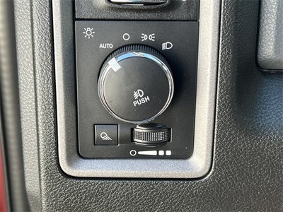 2017 RAM 1500 Express Crew Cab 4x4 5'7' Box