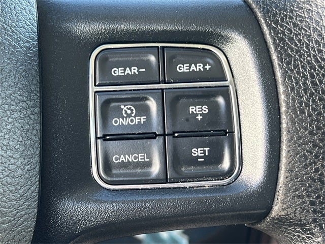 2017 RAM 1500 Express Crew Cab 4x4 5'7' Box