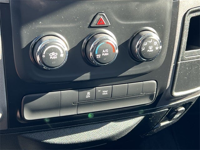 2017 RAM 1500 Express Crew Cab 4x4 5'7' Box