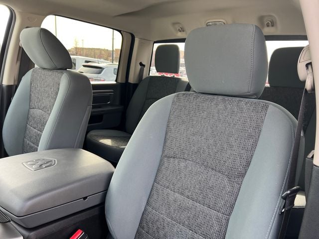 2017 RAM 1500 Big Horn Crew Cab 4x4 5'7' Box