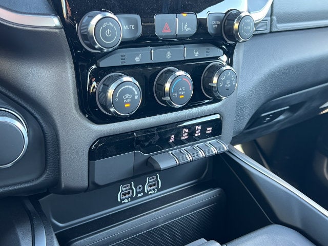 2027 RAM Ram 1500 RAM 1500 BIG HORN CREW CAB 4X4 5'7' BOX