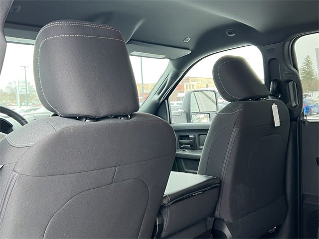 2026 RAM Ram 2500 RAM 2500 BLACK EXPRESS CREW CAB 4X4 6'4' BOX