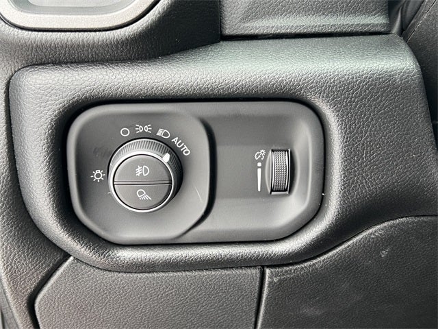 2026 RAM Ram 2500 RAM 2500 BLACK EXPRESS CREW CAB 4X4 6'4' BOX