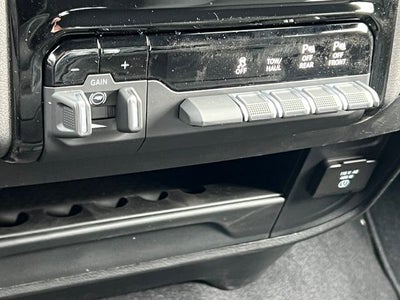 2026 RAM Ram 2500 RAM 2500 BLACK EXPRESS CREW CAB 4X4 6'4' BOX