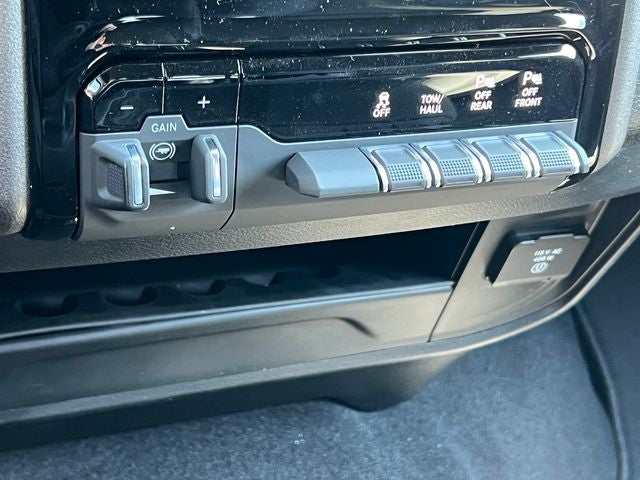 2026 RAM Ram 2500 RAM 2500 BLACK EXPRESS CREW CAB 4X4 6'4' BOX