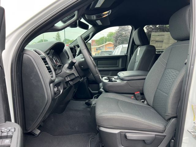 2026 RAM 2500 RAM 2500 BLACK EXPRESS CREW CAB 4X4 6'4' BOX