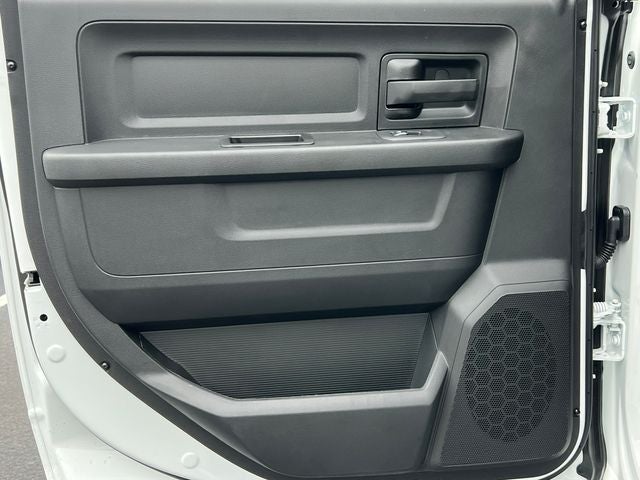 2026 RAM 2500 RAM 2500 BLACK EXPRESS CREW CAB 4X4 6'4' BOX