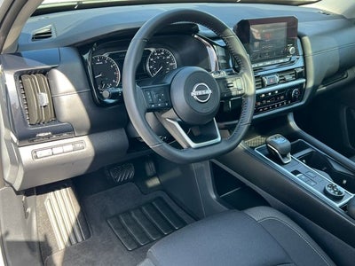 2025 Nissan Pathfinder SV 4WD