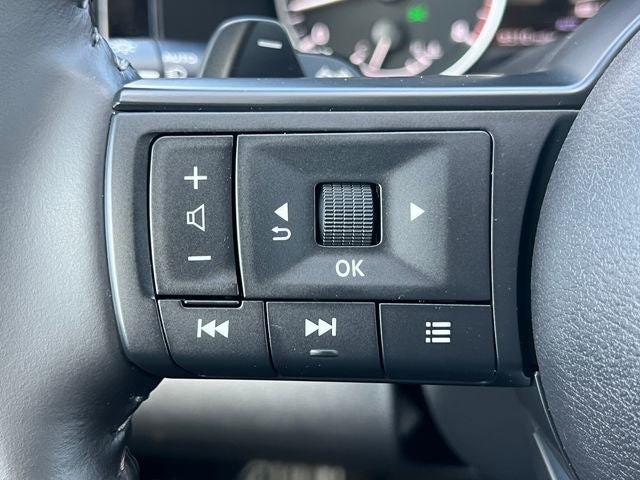 2025 Nissan Pathfinder SV 4WD