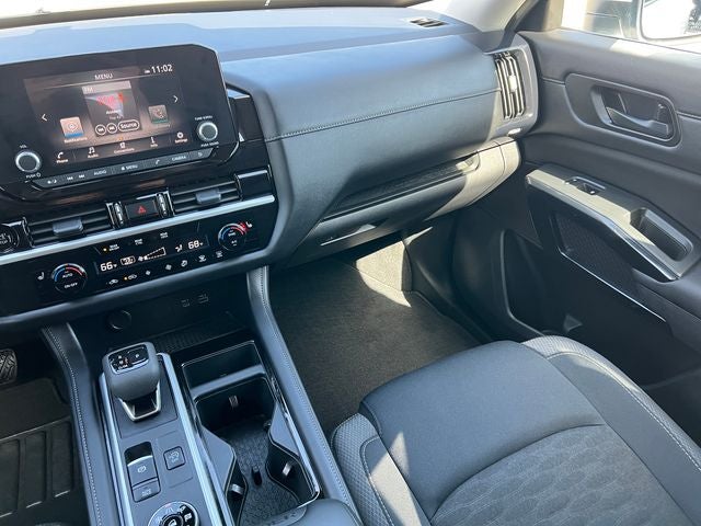 2025 Nissan Pathfinder SV 4WD