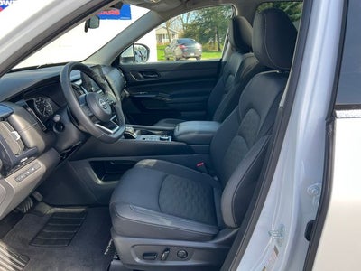 2025 Nissan Pathfinder SV 4WD